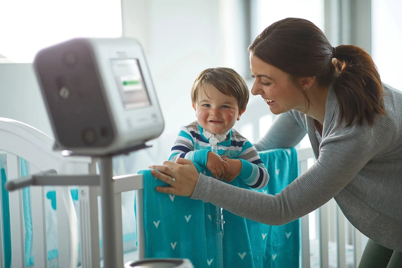 mother, baby, happy, care, son, child, boy, little boy, woman, motherhood, crib. Childcare center equipment under review: the good, the weak and the verdict