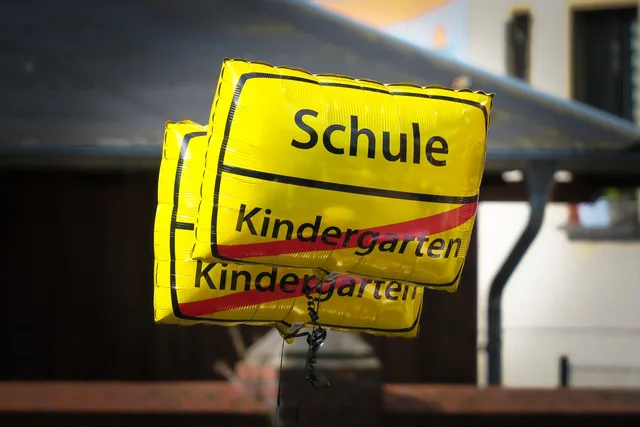 school enrollment, balloon, back to school, transition, change, school, school child, first grader, childhood, to learn, school year, training, phase of life, phase change, school start. Childcare center enrollment in 2027: five forces to plan for